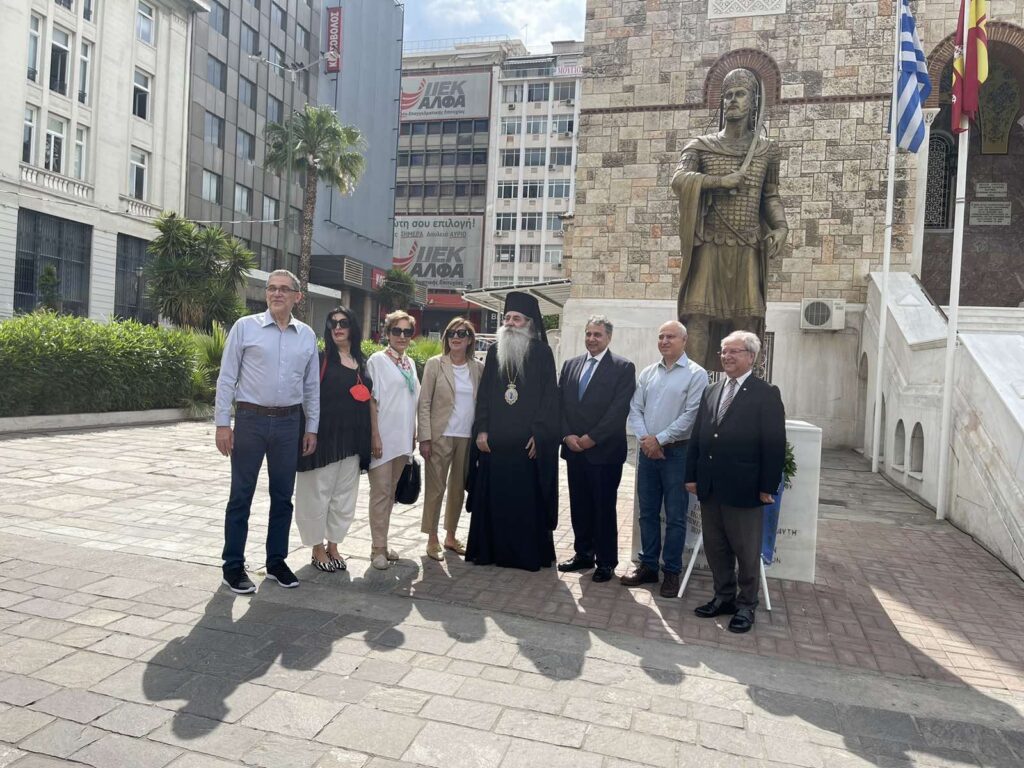 Μητροπολίτης Πειραιώς: «Η θυσία των προγόνων μας να εμπνέει την πορεία της ζωής μας».