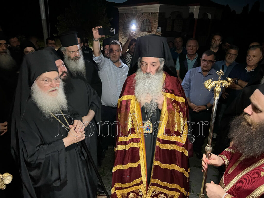 Με βυζαντινή μεγαλοπρέπεια και μοναστική τάξη η υποδοχή του Σεβ. Μητροπολίτου Πειραιώς κ.Σεραφείμ στην ΙΜΜ Βατοπαιδίου.